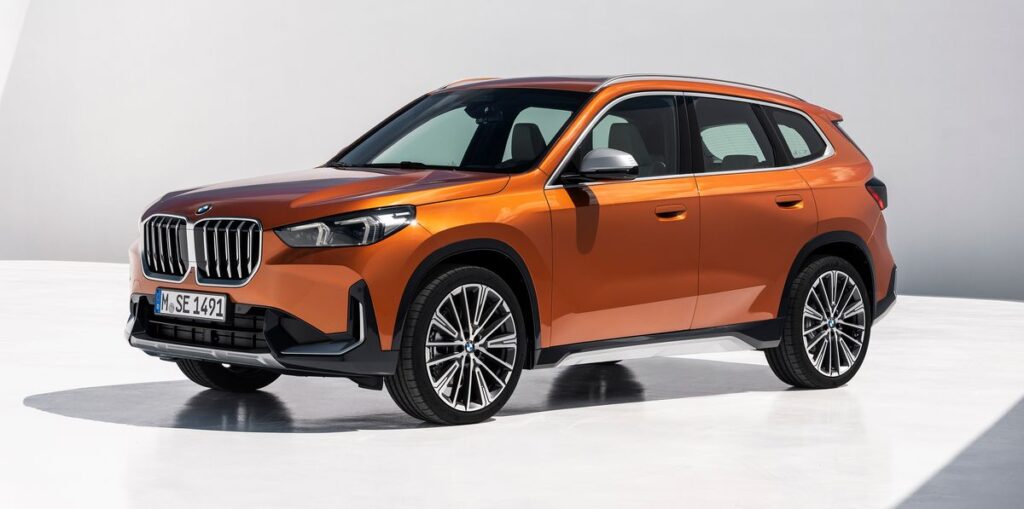 2023-bmw-x1-front-side-angle-evtopspeed