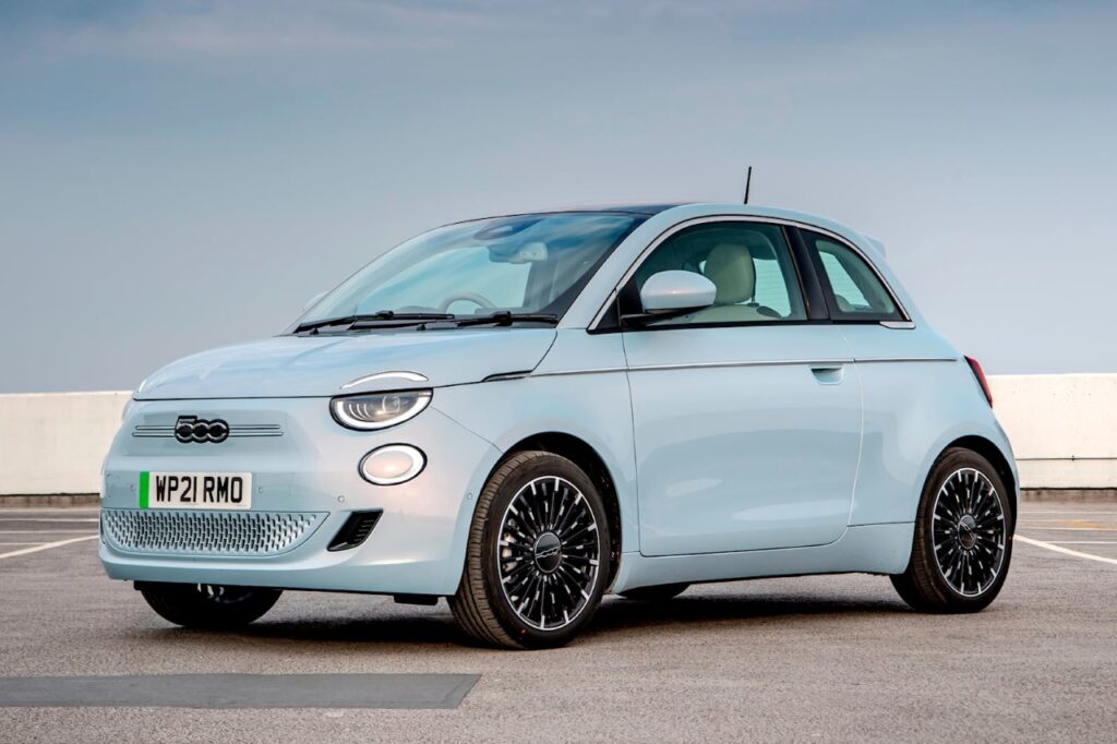 2024-fiat-500e-front-side-angle-evtopspeed