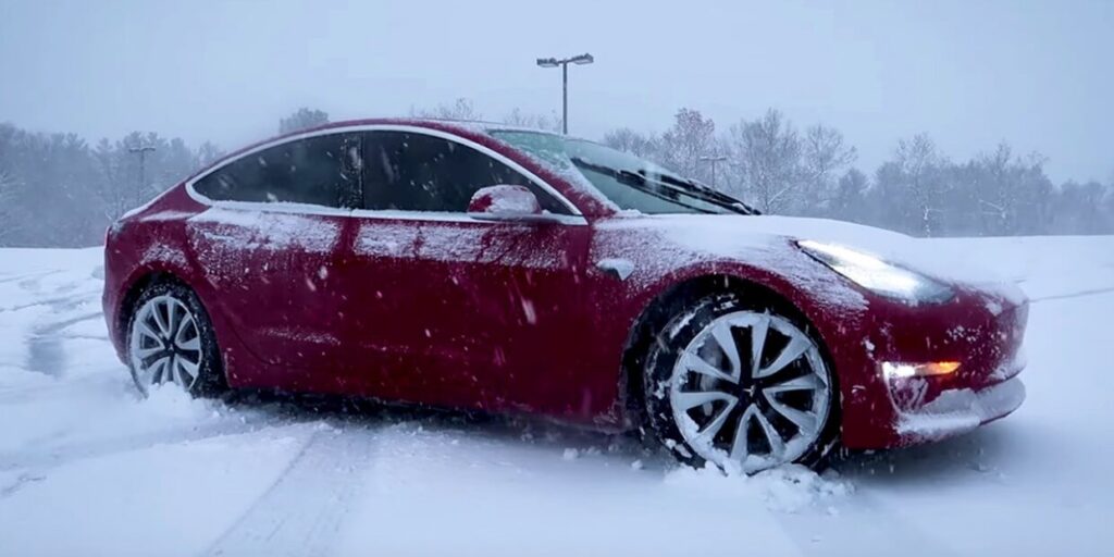 electric-cars-in-winter
